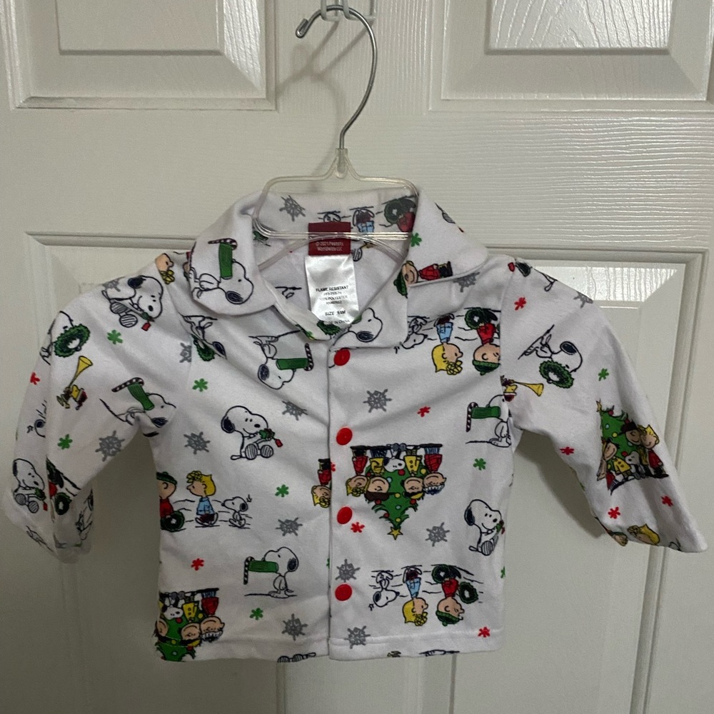 Peanuts Size Youth Medium (4) Snoopy Christmas White Pajama top NWOT